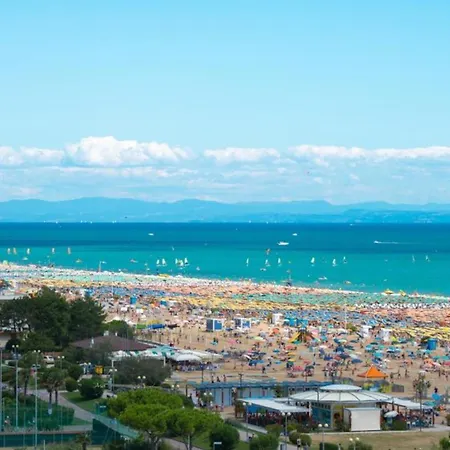 Beachside Flat With Large Balcony - Beahost Apartment Bibione
